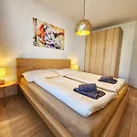2 Apartment, New Building, Bosakova Street, 29 شقة